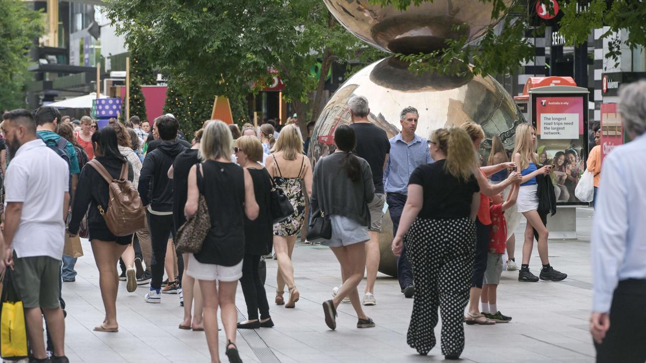 Christmas shoppers in Rundle Mall. Picture: NCA NewsWire / Brenton Edwards