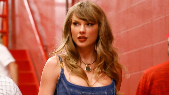 KANSAS CITY, MISSOURI - SEPTEMBER 05: Taylor Swift arrives ahead of the Kansas City Chiefs v Baltimore Ravens game at GEHA Field at Arrowhead Stadium on September 05, 2024 in Kansas City, Missouri.   David Eulitt/Getty Images/AFP (Photo by David Eulitt / GETTY IMAGES NORTH AMERICA / Getty Images via AFP)