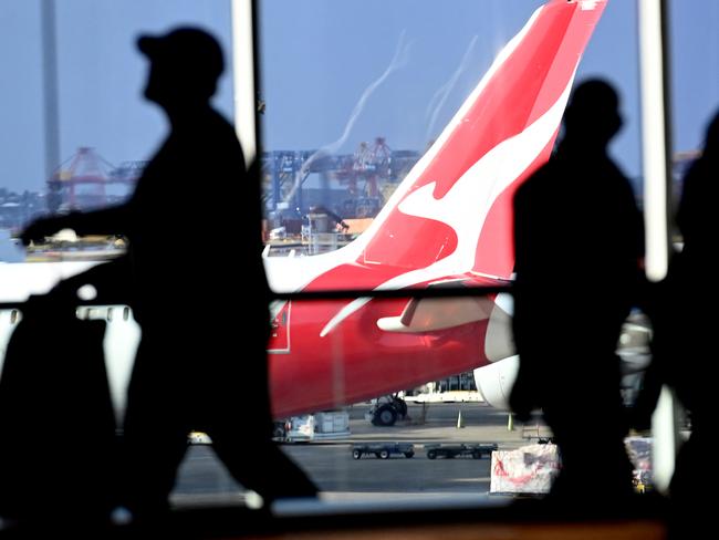 SYDNEY, AUSTRALIA - NewsWire Photos JULY 29, 2022: General scenes of a Qantas plane at the arrival gate at SydneyÃs International AirportPicture: NCA NewsWire / Jeremy Piper