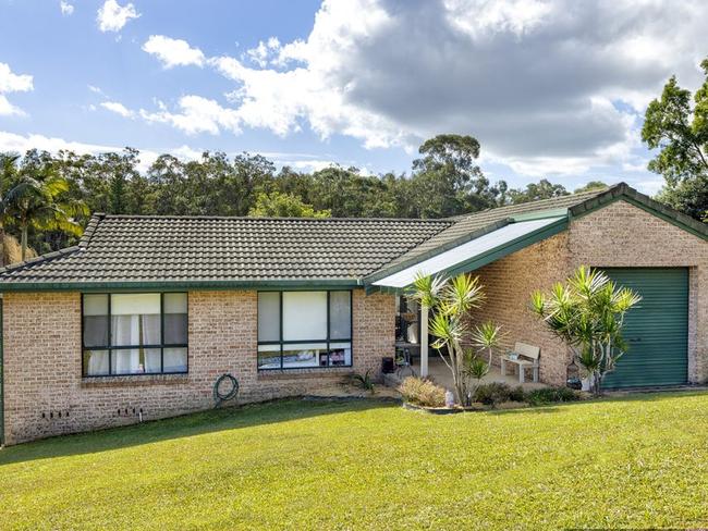 This house at 53 Marshall Way, Nambucca Heads has a $470,000 guide.