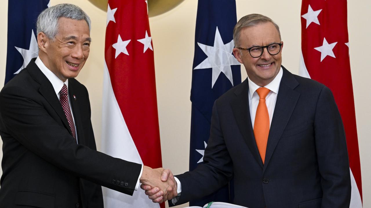 Singapore PM Lee Hsien Loong Backs China For Trading Bloc | The Australian