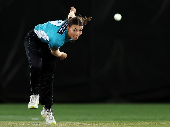 Ruby Strange playing for the Brisbane Heat in the T20 Spring Challenge. (Photo by Matt King/Getty Images)