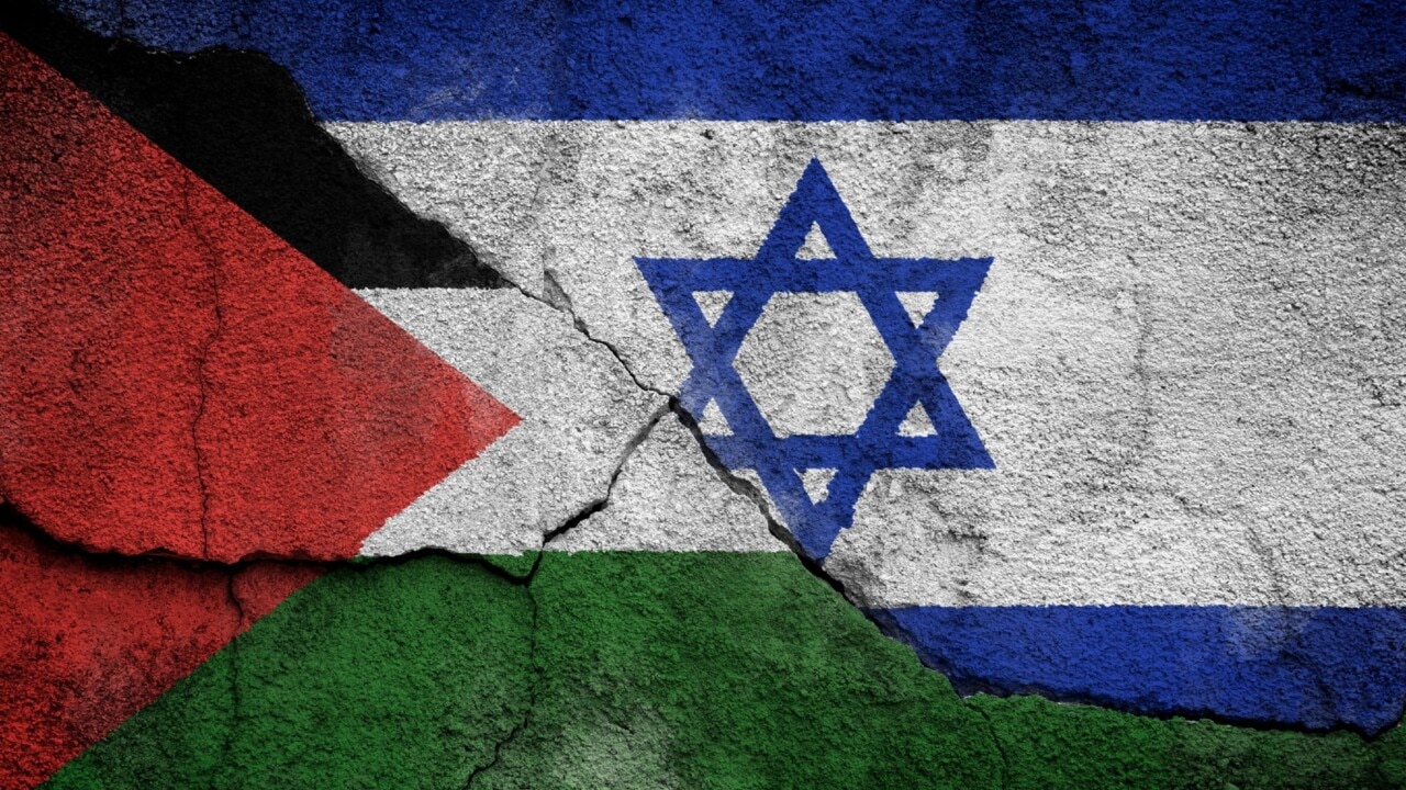 ‘Peaceful pro-Israel’ protester ‘targeted’ by police during pro-Palestinian rally