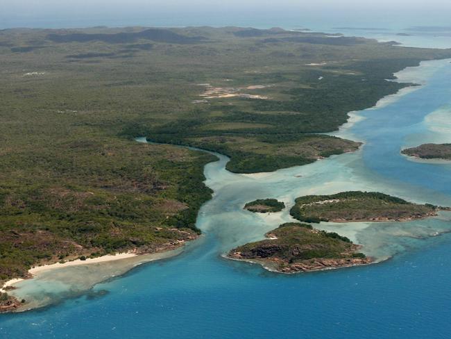 NEWS - Aerial view of the Sabai Island from the new jet (EMB170 Embraer) from Aero Tropics which they believe is faster, cheaper and can provide more service than QANTAS does currently on the route from Cairns to Horn Island and the Torres Strait.