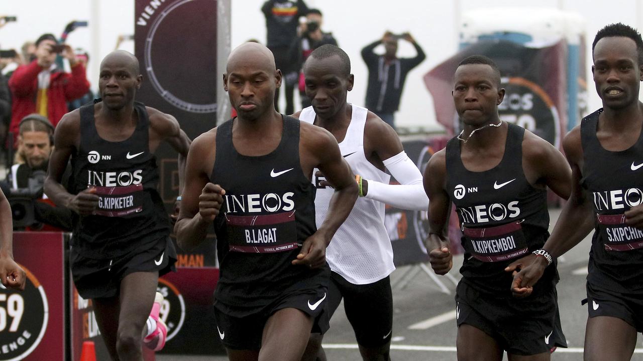 Eliud Kipchoge settles in behind the pacemaker in Vienna