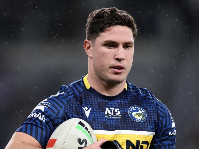 SYDNEY, AUSTRALIA - JULY 04: Mitchell Moses of the Eels warms up during the round 18 NRL match between Parramatta Eels and South Sydney Rabbitohs at CommBank Stadium, on July 04, 2024, in Sydney, Australia. (Photo by Cameron Spencer/Getty Images)