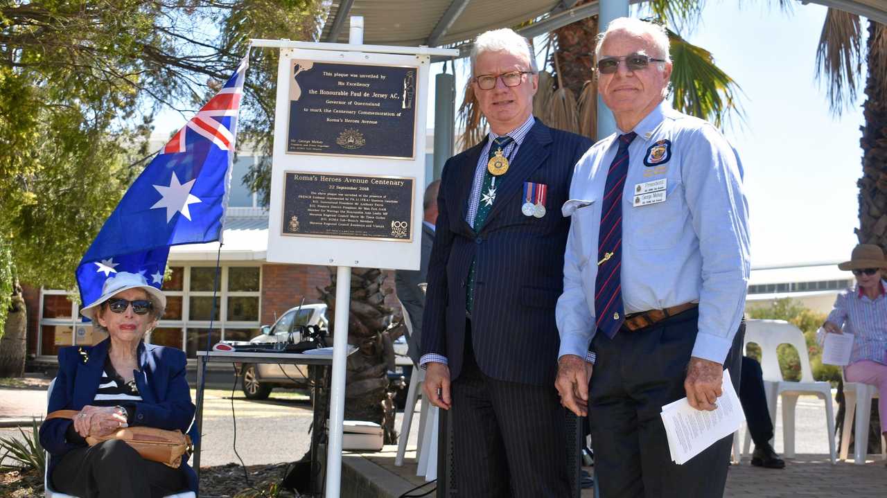 Queensland Governor Paul de Jersey AC unveils the new plaques for Heroes' Avenue alongside Roma RSL sub-branch President George Mehay. Picture: Jorja McDonnell