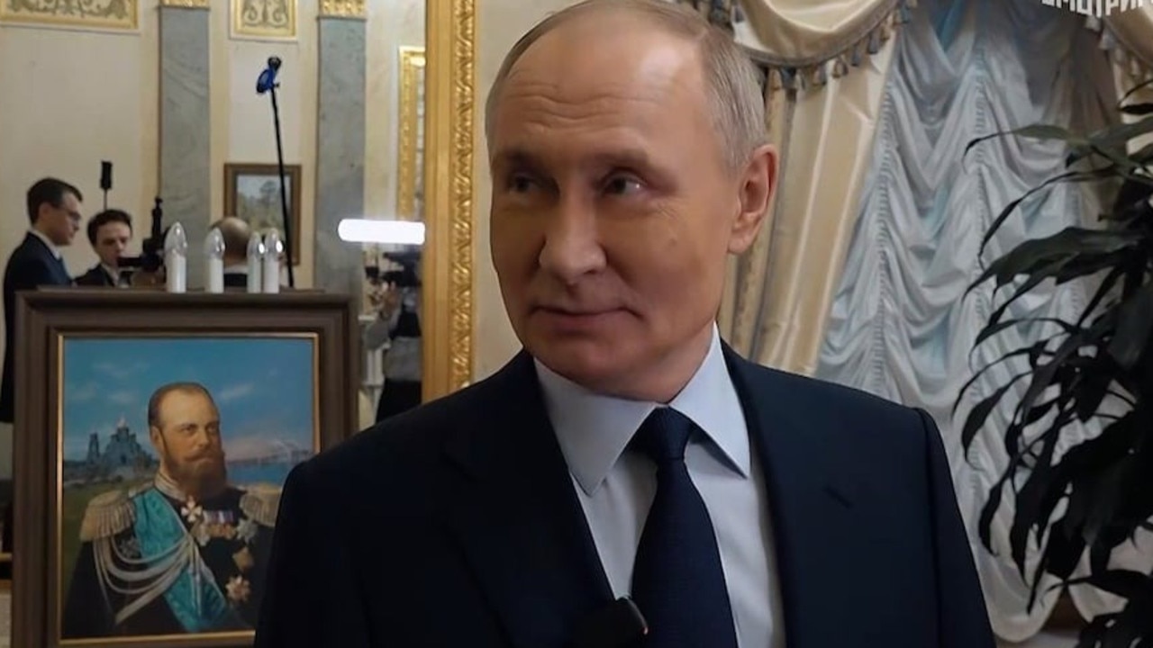 Chandeliers and an Australian blender: inside Putin’s apartment