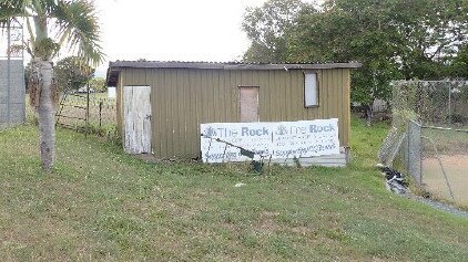 Victoria Park tennis courts shed.