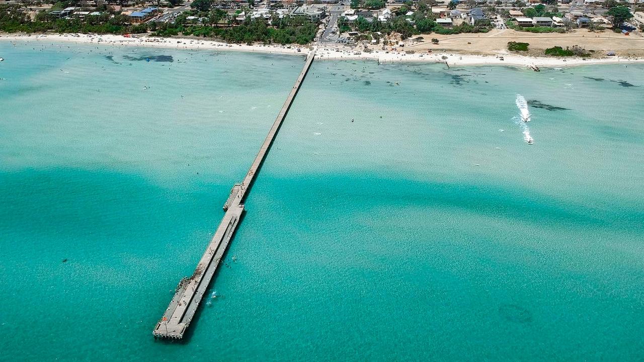 Kayaker dies near Rosebud Pier