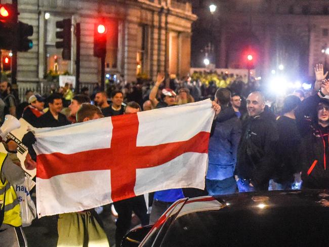 LONDON, ENGLAND - MARCH 29: Pro-Brexit supporters block traffic in Trafalgar Square on March 29, 2019 in London, England. Today pro-Brexit supporters including the March To Leave joined together to protest at the delay to Brexit on the very day the UK and Northern Ireland should have left the European Union.  Former UKIP leader Nigel Farage addressed the crowd along with Members of the European Parliament and other high profile Brexiteers. At the same time MPs voted against the Prime Minister's Brexit deal for the third time. (Photo by Peter Summers/Getty Images)