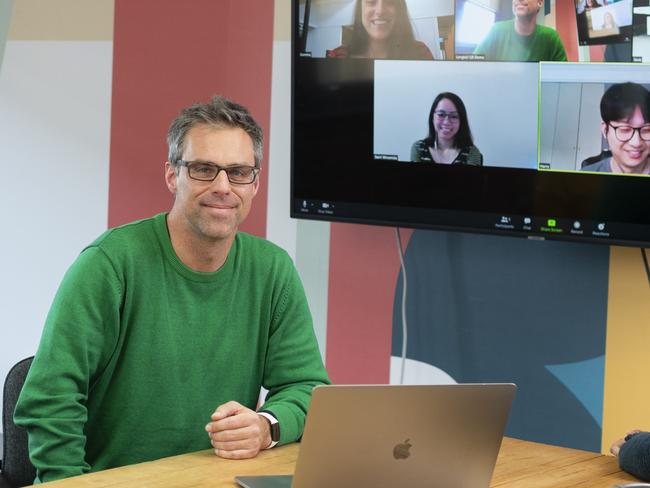 ***EMBARGOED for Careers ***Longtail UX software company.bright green jumper - Andreas Dzumla, Co-CEO & Co-founder with zoom call employees and yellow jumper - Clara Braunger, Marketing & Sales Coordinatorbrown jumper - Shri Yalsangi, Senior Frontend DeveloperPicture: Darren Leigh Roberts