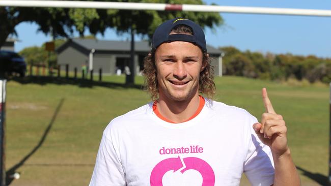 Melbourne Storm star Nicho Hynes joins the Great Registration Race for DonateLife Week.