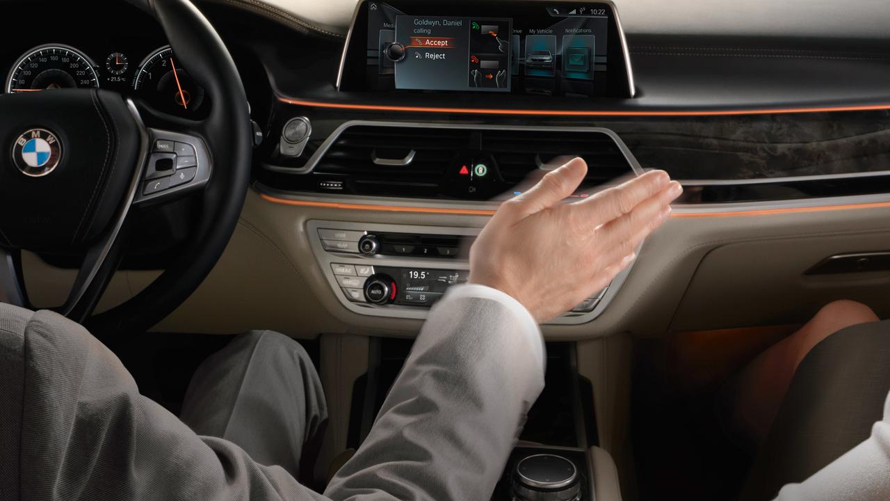 BMW gesture control: A feature in the 7 Series — but iDrive rotary controller works better