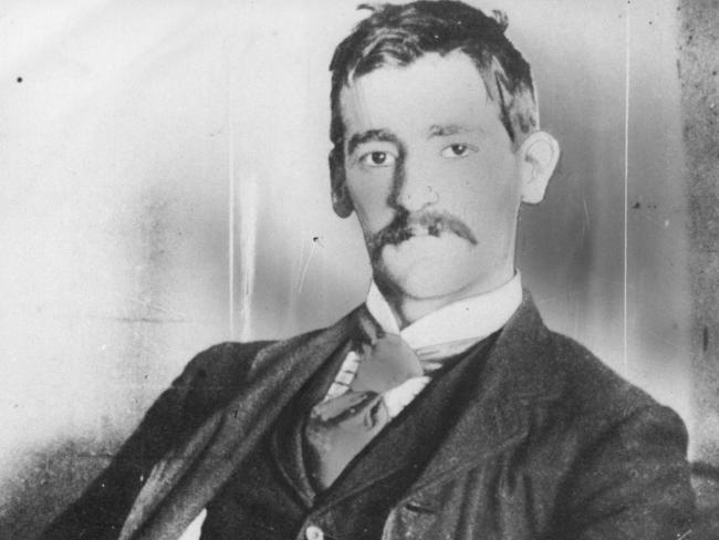 **This picture has a scanned reverse - see associated content at the bottom of the details window**Henry Lawson, poet.