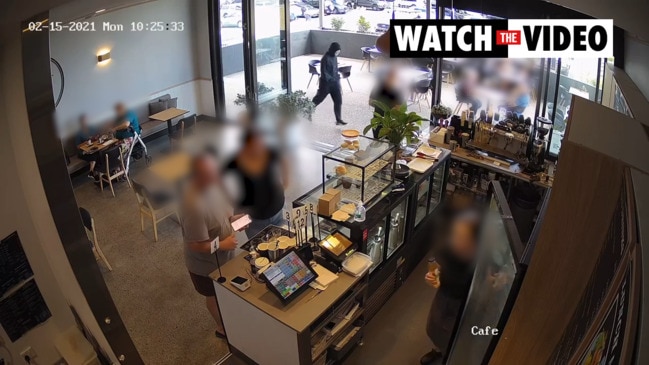 Dakabin daylight robbery caught on camera