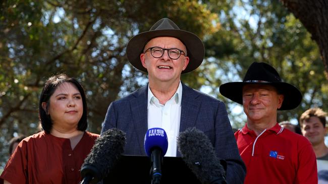 Prime Minister Anthony Albanese was in Brisbane to announce the new Labor candidate for the seat of Moreton, Julie-Ann Campbell, left, who will replace retiring MP Graham Perrett as party candidate. Picture: NewsWire / David Clark