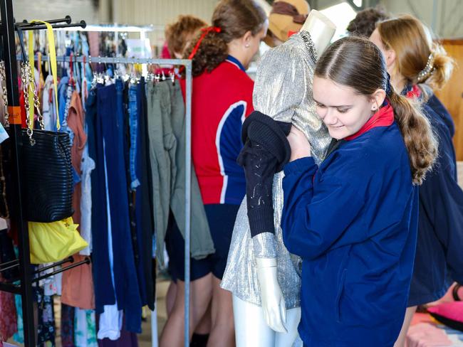 Fashion, environmentally conscious Central Qld students start swap shop