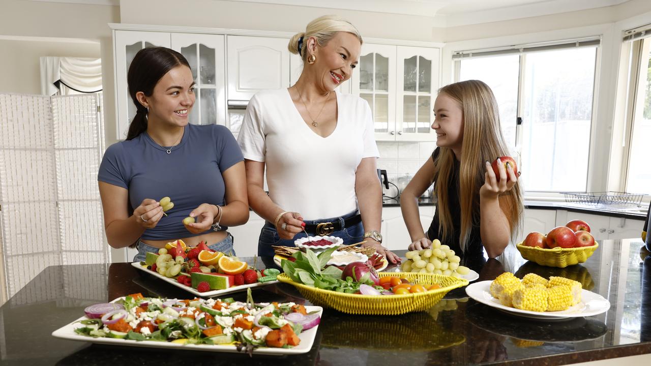 Lots of parents are saying no to canteen food and are preparing lunch from home. Picture: Richard Dobson