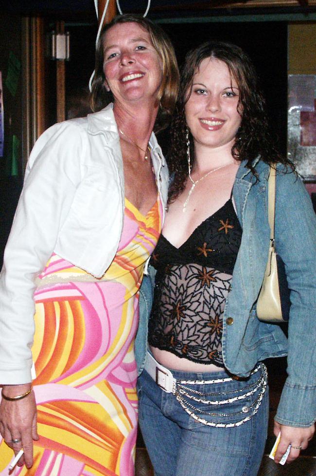 Cassy Darling, Amanda Wellby. NQ Socials -/Doors /Nightclub /Beach /Party in /Mackay. PicDaryl/Wright 10 Oct 2004