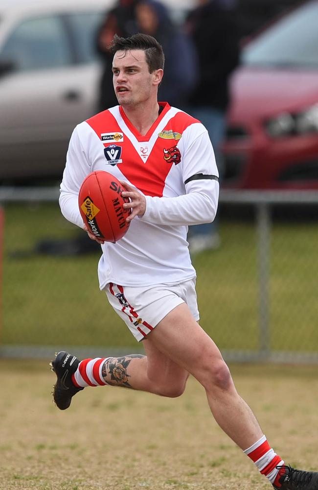 Karingal’s Callan Dixon on the move against Mornington.