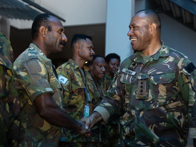 Deputy Commander 3rd Brigade Colonol Boniface Aruma welcomes Papua New Guinea Defence Force members on Exercise Kumul Exchange, on 06 September 2024, at Lavarack Barracks, Townsville. PHOTO: CPL Guy Sadler