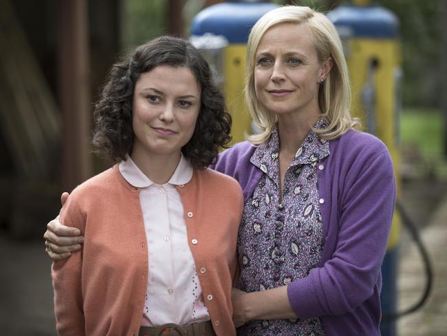 Leah Gold (Madeleine Clunies-Ross) and Sarah (Marta Dusseldorp) in A Place to Call Home on Foxtel. Picture: Supplied