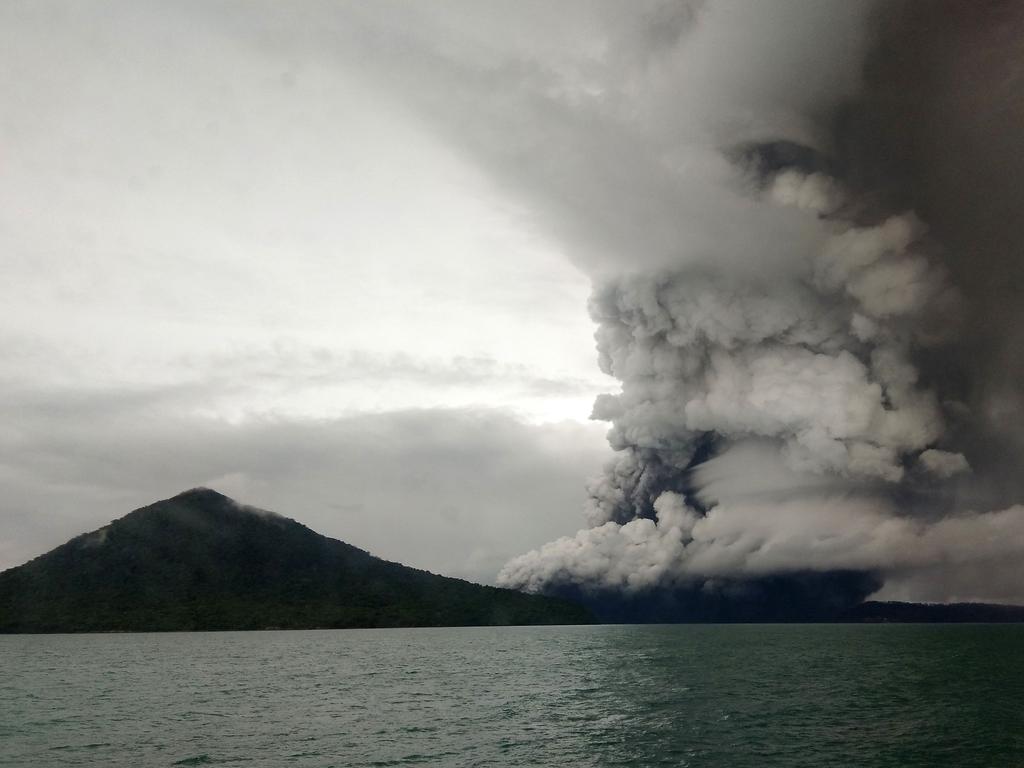 Satellite Radar Reveals Anak Krakatau Volcano Collapse Triggered ...