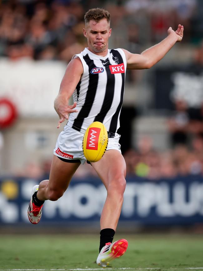 Dan Houston kicked an early trademark running goal in the AAMI Series. Picture: Dylan Burns/AFL Photos