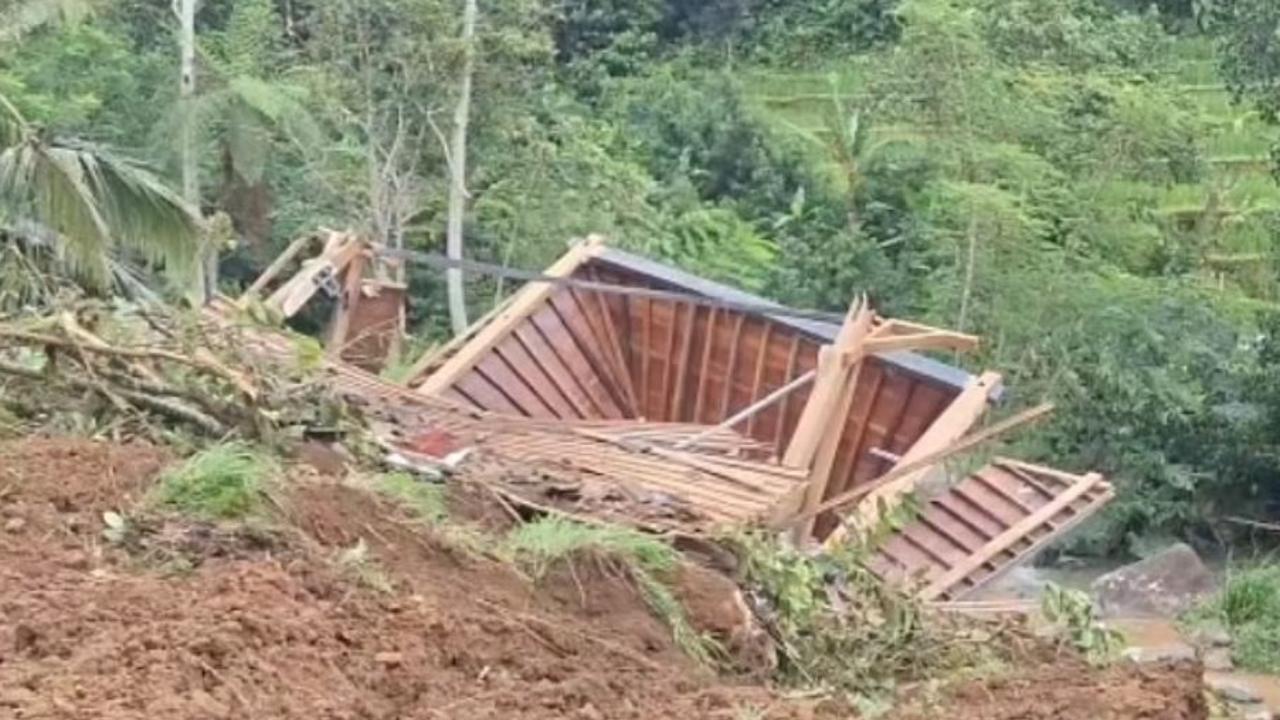 Australian woman killed in Bali landslide after villa swept away Sky