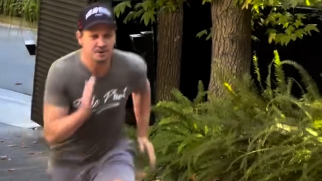 Jeremy Renner Marks 10 Months Of Recovery From Snowplough Accident ...