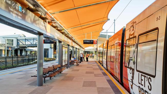 A tram at the platform at Helensvale station. Picture: Jerad Williams