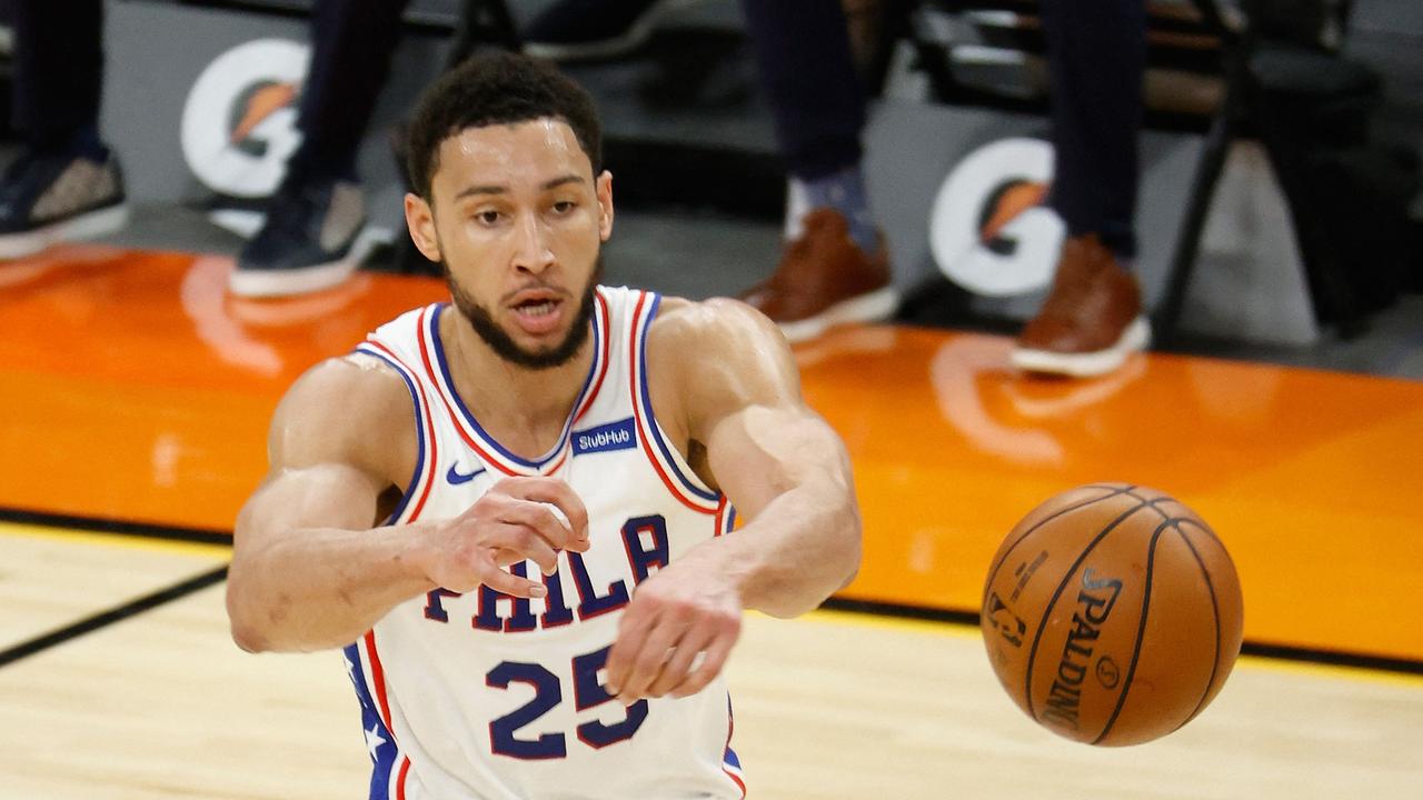 A Simmons-Harden trade would shake up the NBA championship race. (Photo by Christian Petersen / GETTY IMAGES NORTH AMERICA / AFP)