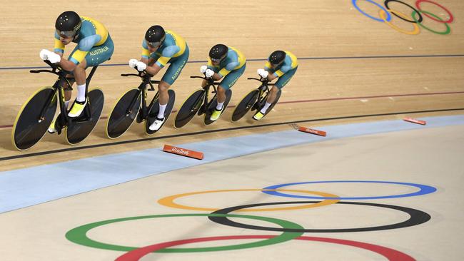 Australia's Jack Bobridge, Alexander Edmondson, Michael Hepburn and Sam Welsford pushed Great Britain all the way in the team pursuit final.