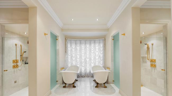 Bathroom at Riyu Li's Tallebudgera Valley mansion Bellagio La Villa.