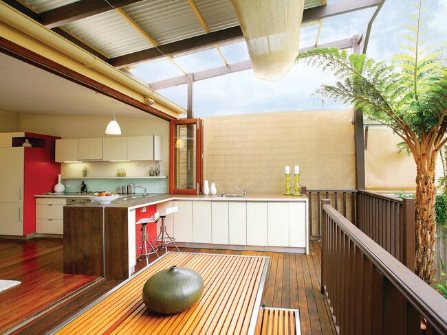 This outdoor kitchen by architect Danny Broe effectively doubles the size of the main kitchen.