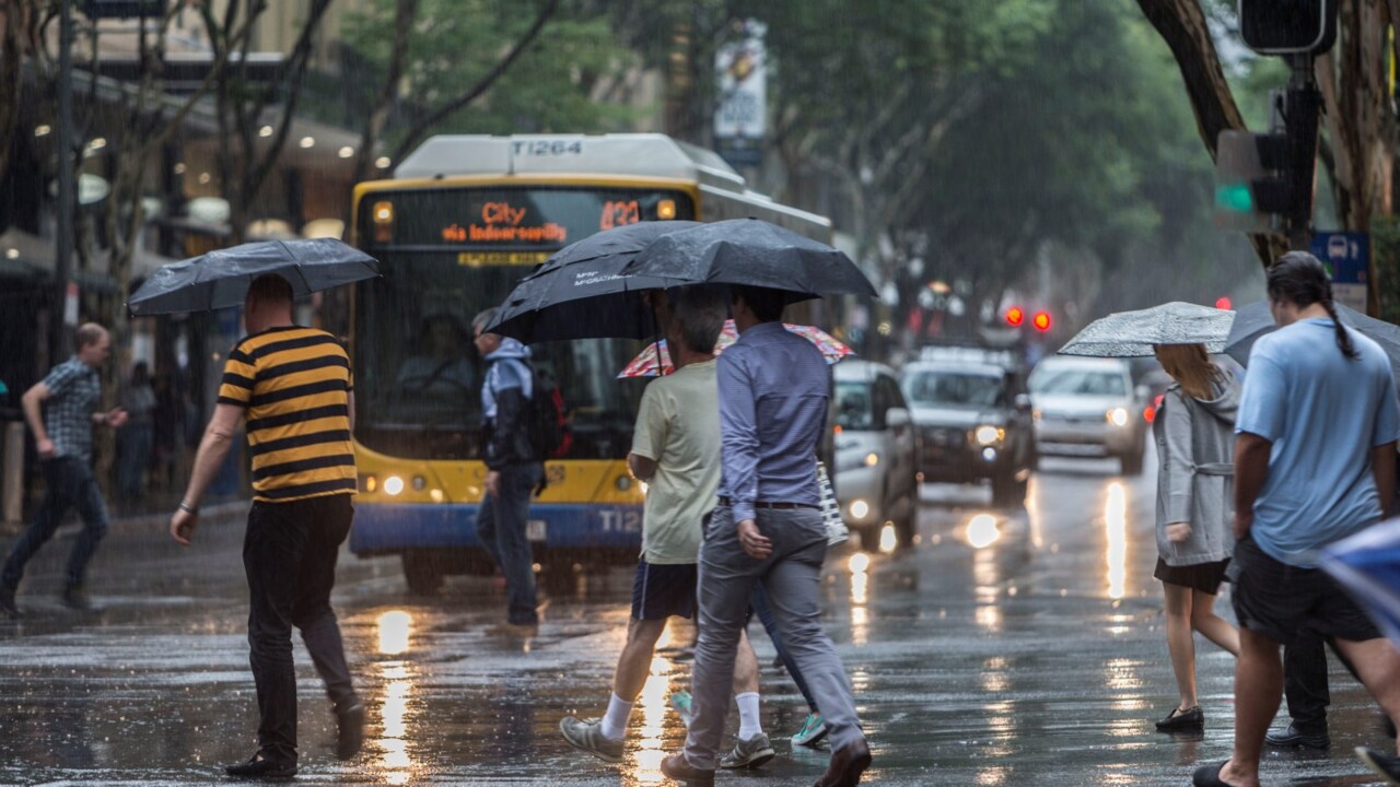 Severe storms lash Queensland