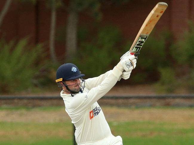 Nick Chamberlain goes on the attack. Picture: Hamish Blair