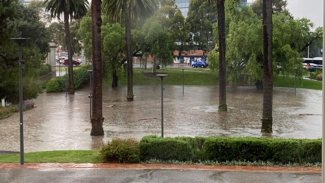 Flooding can be seen at Johnstone Park in Geelong following heavy rain on Tuesday afternoon. Photo credit: Margot Milne