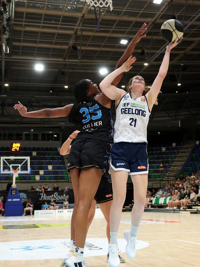 Keely Froling lays up during the round 10 WNBL match against Canberra Capitals. Picture: Mark Metcalfe/Getty Images