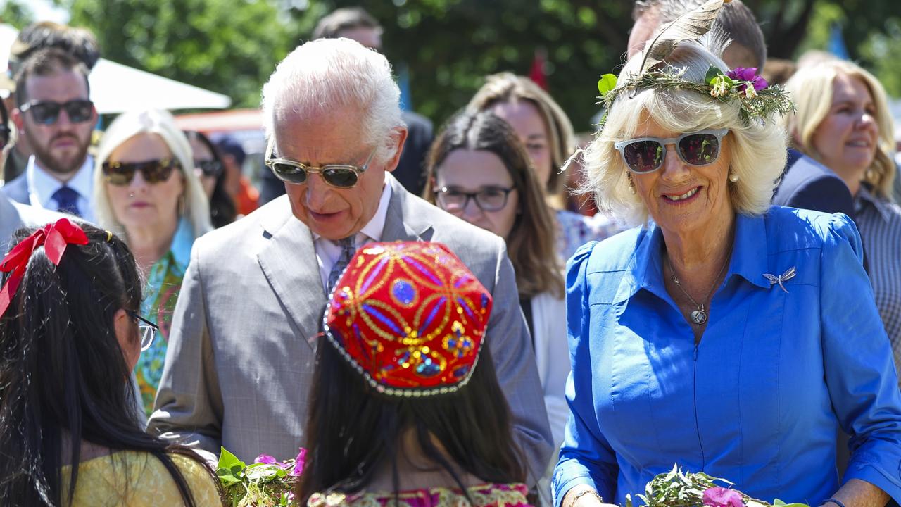 The Royal couple were greeted by community members. Picture: NewsWire / POOL / Toby Melville