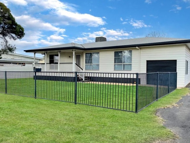 No vacancy: Only three homes left to rent regional Qld town