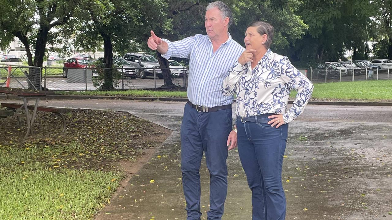 Minister for Education John-Paul Langbroek and Member for Mundingburra Janelle Poole at Mundingburra State School. Picture by Nikita McGuire