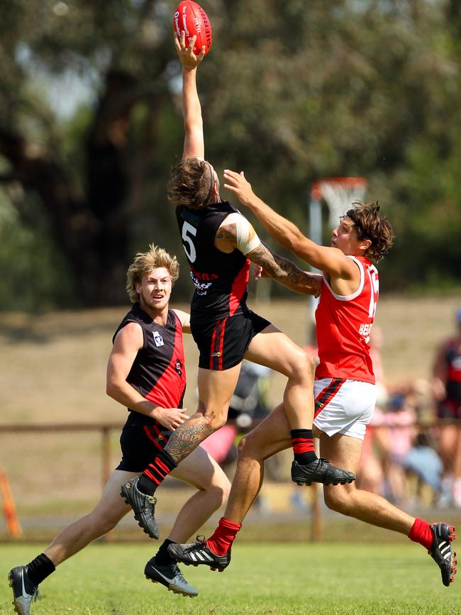 Jay Reynolds playing for Frankston.