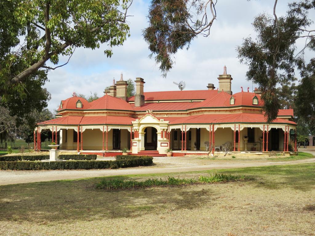 Nangunia Station was built for the first mayor of Berrigan Shire in 1907.