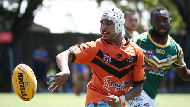 Keishon Hunter-Flanders throws a flick pass in the Northern Pride under-21s tryouts, held at West Barlow Park. Picture: Brendan Radke