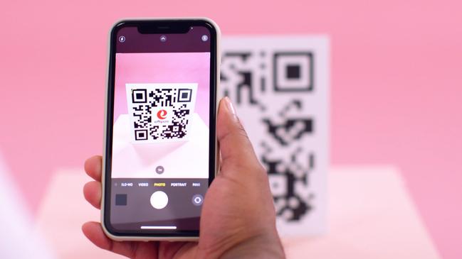 Australians will soon be able to use their phones to pay by QR code with Eftpos.