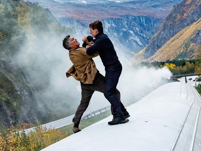 Esai Morales and Tom Cruise battle it out in Mission: Impossible Dead Reckoning.