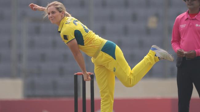 DHAKA, BANGLADESH - MARCH 24: Sophie Molineux of Australia bowls during game two of the Women's One Day International series between Bangladesh and Australia at Sher-e-Bangla National Cricket Stadium on March 24, 2024 in Dhaka, Bangladesh. (Photo by Abhishek Chinnappa/Getty Images)