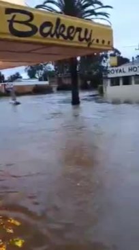 Banjir Paksa Kota Queensland Tenggara untuk Dievakuasi